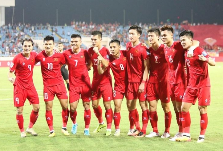 ĐT Việt Nam tạo cơn sốt ở AFF Cup, 'cháy vé' xem Xuân Son đá trận ra mắt