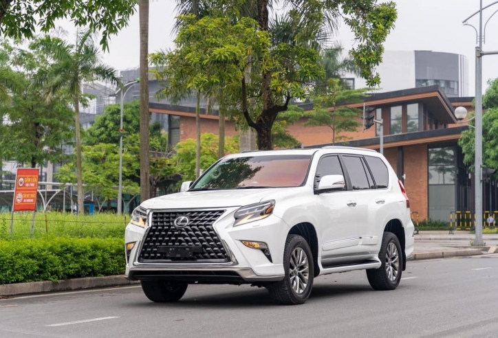 Sau 10 năm lăn bánh, Lexus GX 460 rao bán chỉ ngang một chiếc Ford Explorer