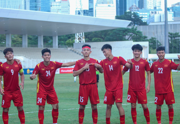 Người hùng U23 Việt Nam phát biểu bất ngờ về trọng tài U19 Đông Nam Á