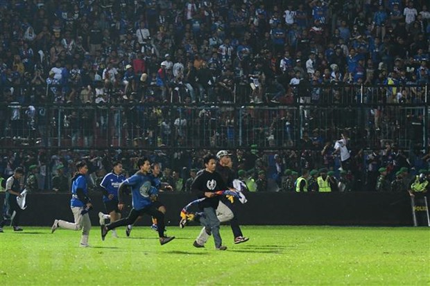 NÓNG: FIFA ra phán quyết cuối cùng cho Indonesia sau thảm kịch bạo loạn