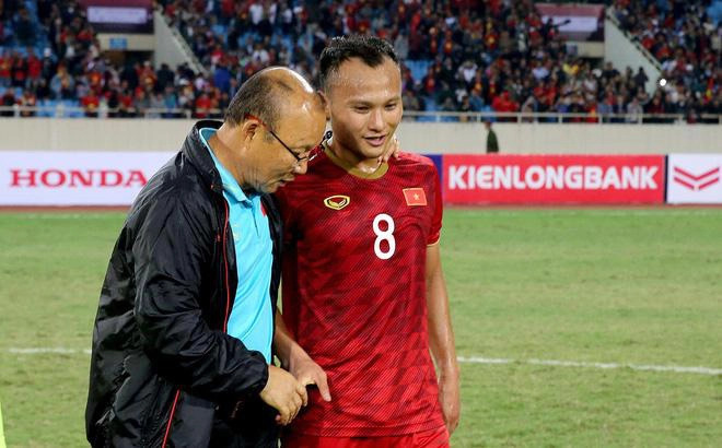 Trụ cột ĐT Việt Nam báo tin mừng cho HLV Park trước thềm AFF Cup