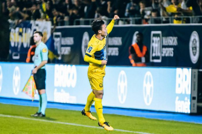 Quang Hải nhận 'doping khủng' từ Pau FC sau khi ghi dấu ấn đặc biệt