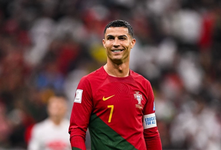 'Ngồi chơi xơi nước', Ronaldo vẫn tạo nên kỷ lục khó tin của Bồ Đào Nha