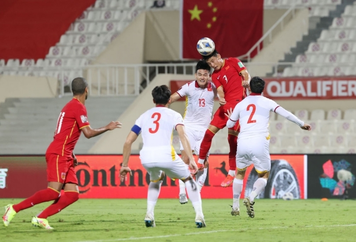 Bóng đá Trung Quốc ra điều lệ 'oái oăm' trước ngày tái đấu ĐT Việt Nam