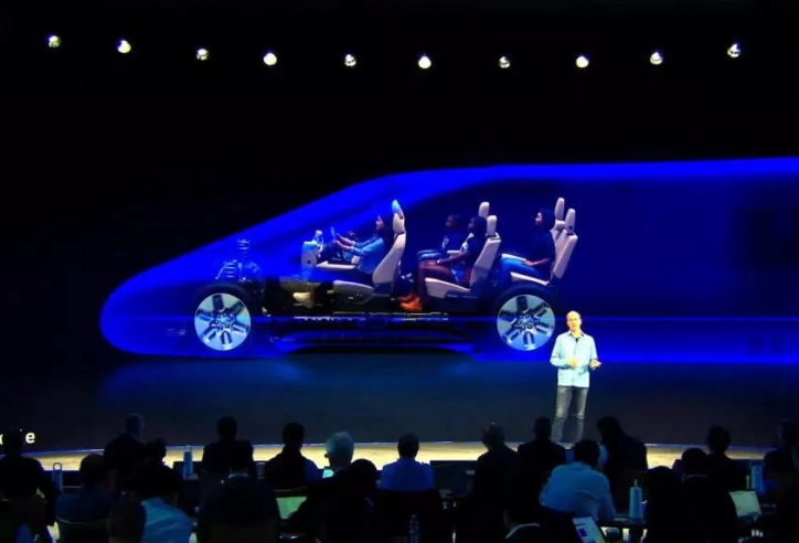 Ford sẽ sớm ra mắt SUV điện: To hơn Explorer, khả năng vận hành như “tàu cao tốc”