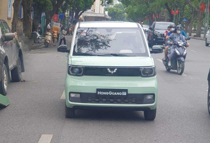 Wuling Hongguang Mini EV lộ diện trên đường phố Hà Nội, sẵn sàng ra mắt đấu VinFast VF3