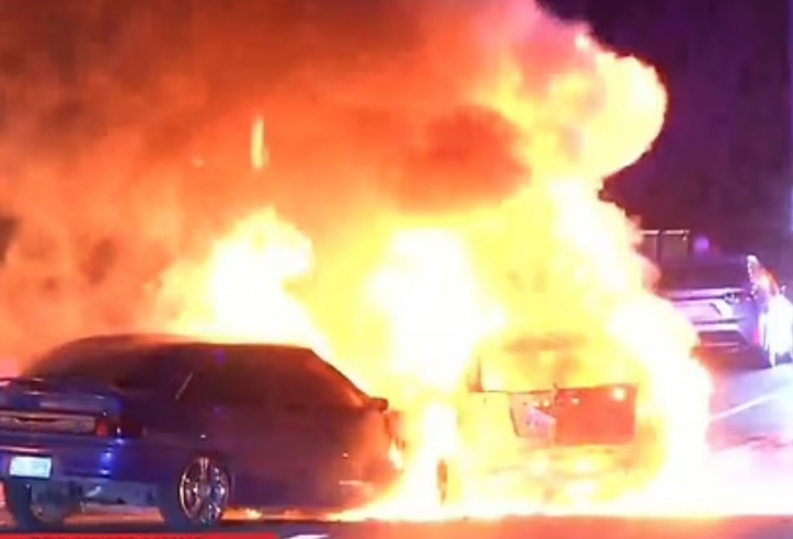 Xe hybrid bất ngờ bốc cháy dữ dội sau va chạm giao thông
