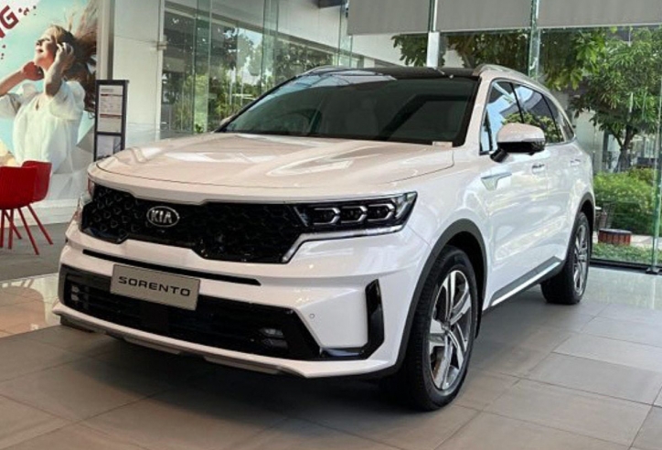 Huynh đệ tương tàn, Kia Sorento ưu đãi gần 100 triệu đồng đấu Hyundai SantaFe