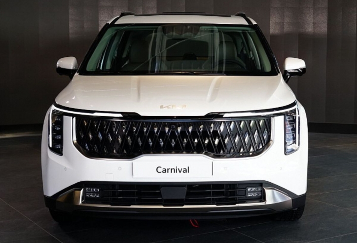 Kia Carnival 2024 chính thức ra mắt: Nâng cấp thiết kế, giá quy đổi chỉ từ 645 triệu đồng