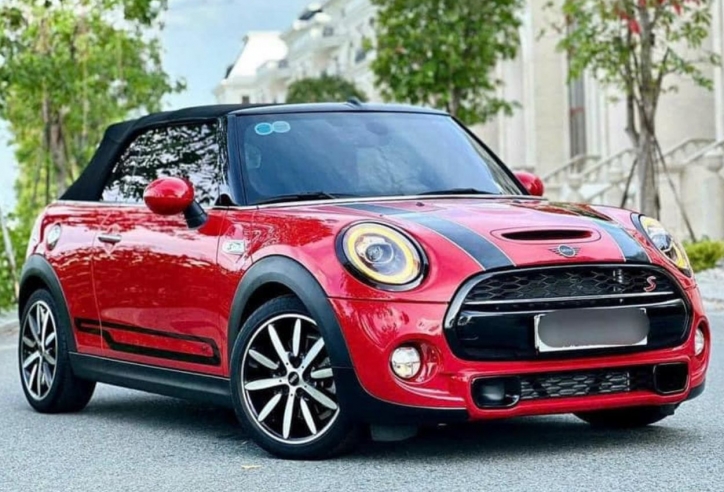 Lăn bánh 5 năm, xe mui trần Mini Cooper S Convertible được chào bán với giá ngỡ ngàng