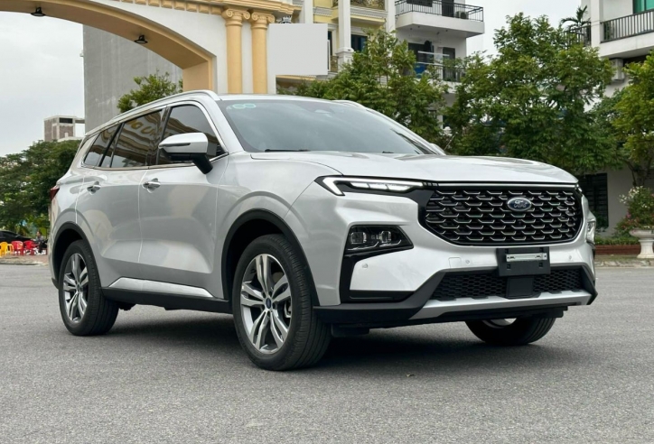 Lăn bánh chưa đầy 1 năm, Ford Territory 2023 ‘siêu lướt’ rớt giá không phanh trên sàn xe cũ