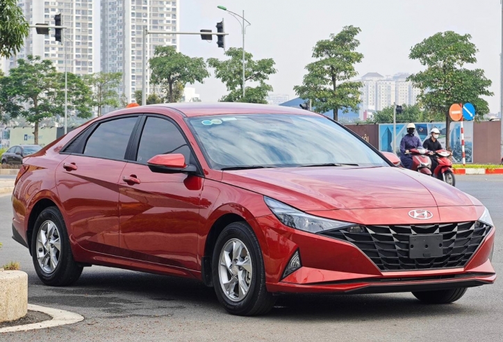 Ngỡ ngàng giá chào bán của Hyundai Elantra ‘siêu lướt’ mới lăn bánh chưa đầy 3.000 km