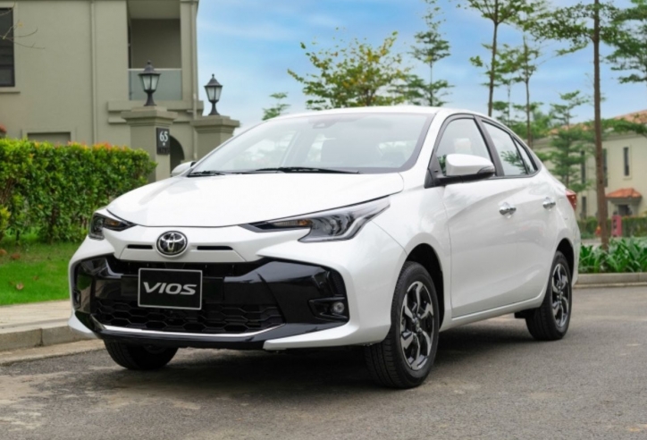 Toyota Vios được giảm giá lên tới 60 triệu đồng, quyết bám đuổi Hyundai Accent