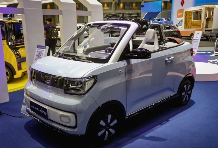 Chiêm ngưỡng vẻ ngoài ‘dễ thương’ của xe điện mui trần cỡ nhỏ Wuling Mini Convertible