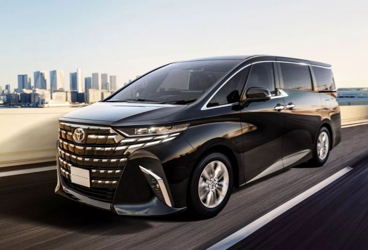 Cầu vượt cung, Toyota ngừng bán Land Cruiser và Alphard