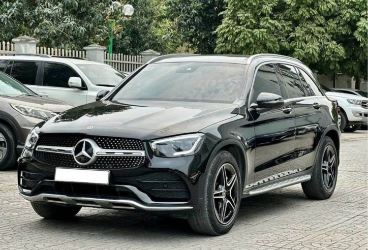 Mercedes-Benz GLC 300 lăn bánh ‘siêu lướt’ 7.000 km bán lỗ gần 700 triệu đồng