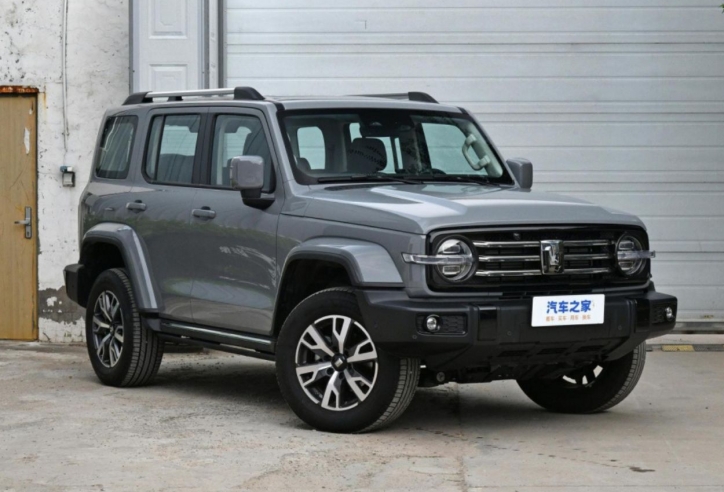 Tank 300 - SUV địa hình đẹp không kém Mercedes G63, giá quy đổi gần 700 triệu đồng