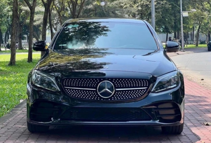 Ngỡ ngàng giá bán của Mercedes-Benz C300 AMG sau hơn 2 năm lăn bánh