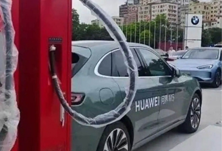 Huawei ra mắt công nghệ sạc xe điện ‘siêu tốc’, chỉ tương đương thời gian đổ xăng 
