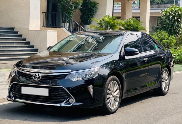 Toyota Camry ’full option’ lăn bánh 4 năm mất giá ngang một chiếc Hyundai Creta