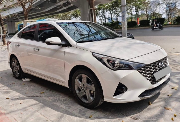 Hyundai Accent lăn bánh 20.000 km, nilon chưa bóc hết được rao bán với giá khó tin