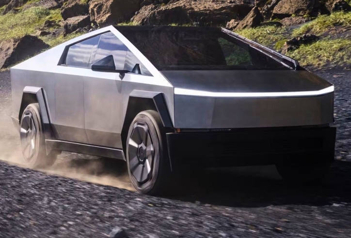 Tesla Cybertruck chạy ‘lướt’ được bán đấu giá với số tiền gấp đôi chi phí mua mới