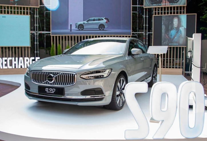 Volvo S90 Recharge ra mắt tại Việt Nam, tiêu thụ xăng ít hơn xe máy