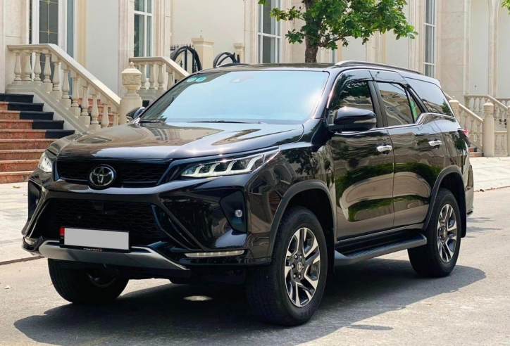 Lăn bánh 2 năm, SUV 7 chỗ Toyota Fortuner Legender xuống giá ngỡ ngàng