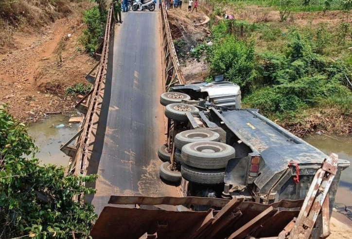 Vụ xe tải gây sập cầu ở Bình Phước: Tài xế có thể bị xử lý hình sự