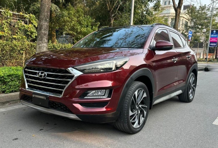 Hyundai Tucson ‘full option’ bán với giá ngang Toyota Yaris Cross sau 4 năm lăn bánh