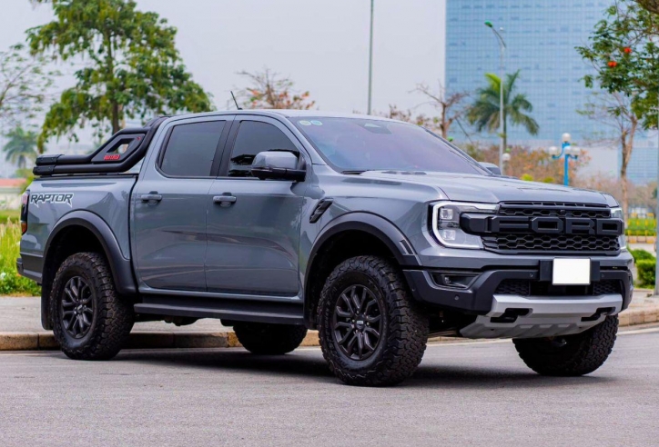 Bán tải khủng long Ford Ranger Raptor rao bán với giá khó tin sau chỉ 3.000 km lăn bánh