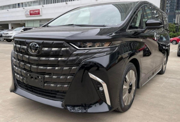 Toyota Alphard sắp ra mắt biến thể ‘bình dân’, sáng cửa về Việt Nam?
