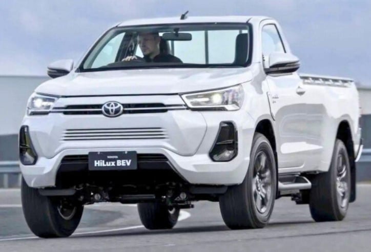 Toyota thử nghiệm bán tải Hilux chạy điện, rộng cửa về Việt Nam?