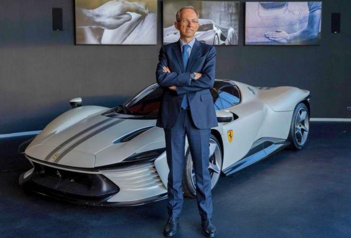 CEO Ferrari cảnh báo các hãng xe về mối đe dọa từ ô tô điện Trung Quốc
