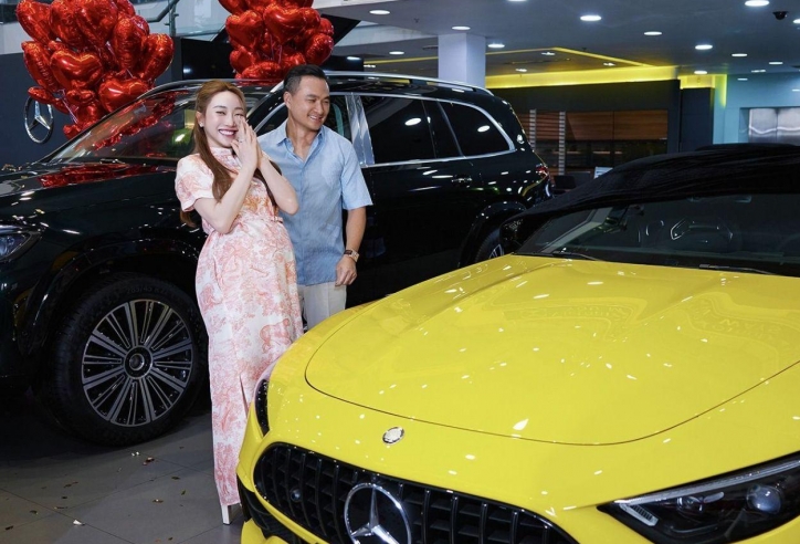 Diễn viên Chi Bảo tặng vợ bộ đôi xế sang Mercedes giá hơn 15 tỷ đồng nhân ngày sinh nhật