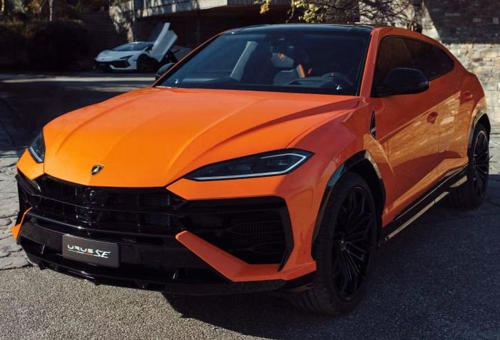 Lamborghini Urus chạy điện hé lộ thời điểm ra mắt gây bất ngờ