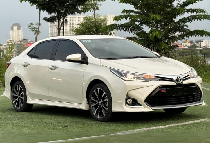 Ngỡ ngàng giá bán của Toyota Corolla Altis 2021 sau 3 năm sử dụng