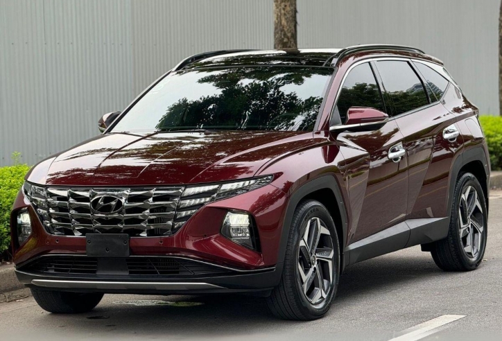 Lăn bánh 2 năm, Hyundai Tucson 2022 lên sàn xe cũ với giá khó tin