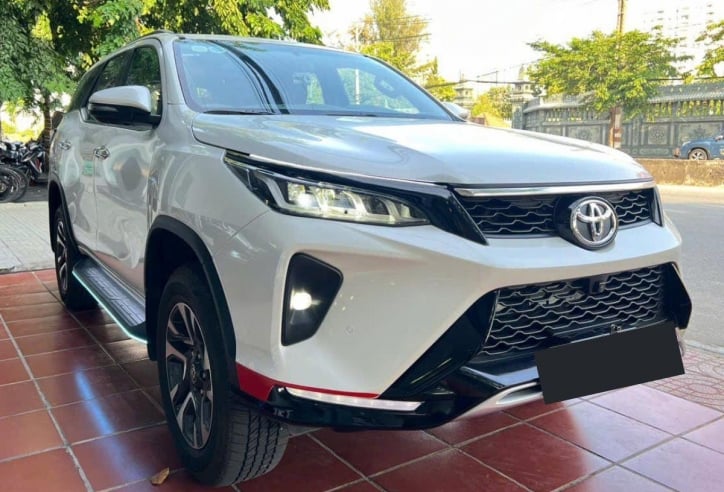 Lăn bánh vỏn vẹn 6.000 km, Toyota Fortuner 2022 được rao bán với giá khó tin