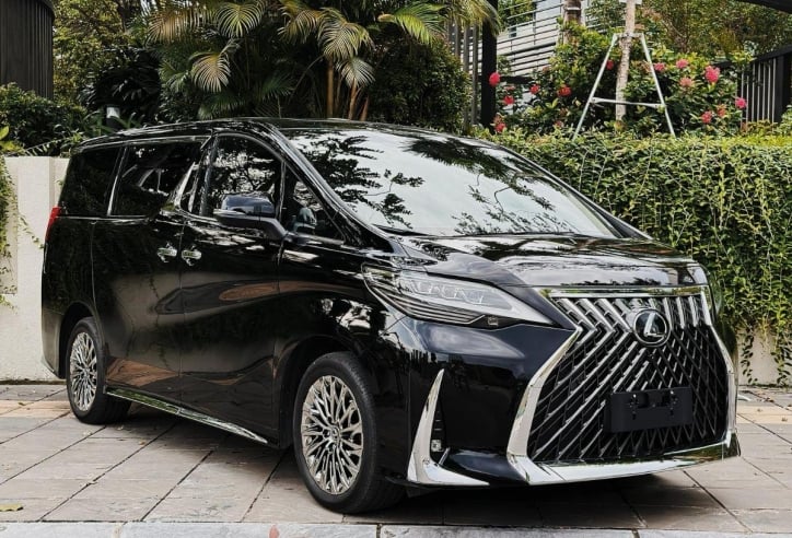 Sử dụng 2 năm, ‘chuyên cơ mặt đất’ Lexus LM 350 2022 chạy lướt rao bán với giá ngỡ ngàng