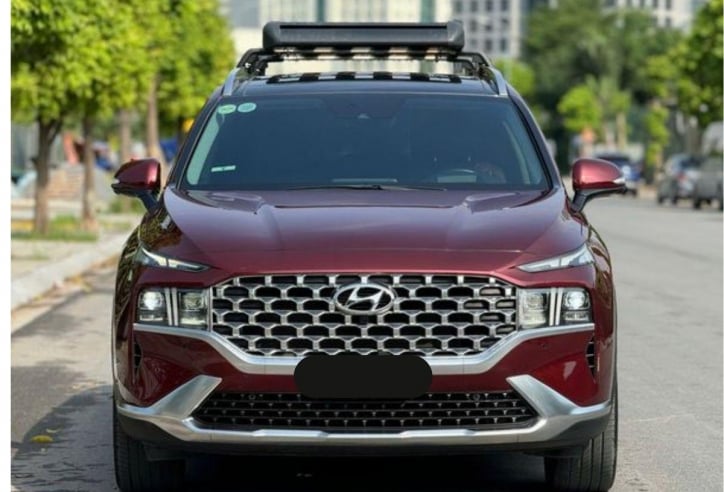 Hyundai Santa Fe 2021 lăn bánh 3 năm lên sàn xe cũ với giá bao nhiêu?