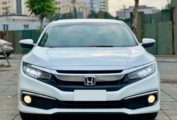 Lăn bánh 4 năm, Honda Civic 2020 được rao bán với giá bao nhiêu?