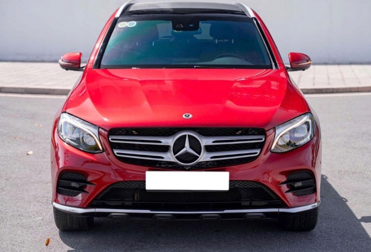 Mercedes-Benz GLC 300 2018 lên sàn xe cũ với giá ngỡ ngàng sau 6 năm sử dụng