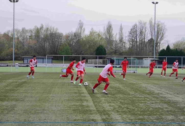 Tuyển U17 Việt Nam tập bài chống phản công, chuẩn bị đối đầu sao trẻ U16 Eintracht Frankfurt