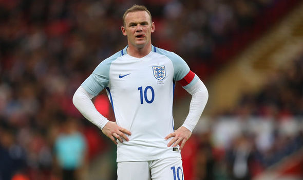 Rooney lên tiếng bảo vệ các cầu thủ tuyển Anh