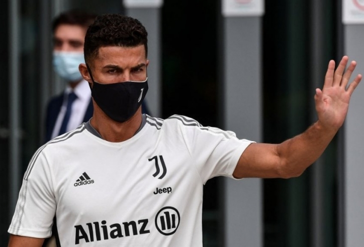 Không phải PSG, Ronaldo cân nhắc 2 'bến đỗ bất ngờ' ở mùa hè tới