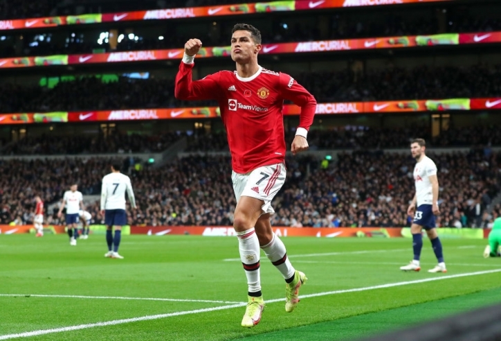 Ronaldo rực sáng, Man Utd thắng thuyết phục Tottenham trên sân khách