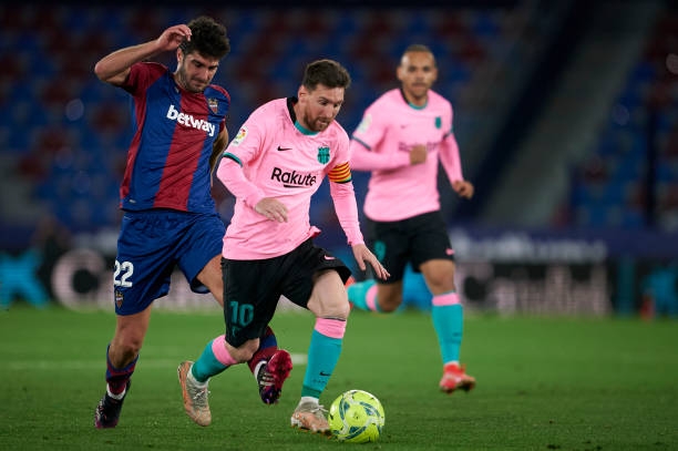 Messi mắc lỗi, Barca trả giá đắt