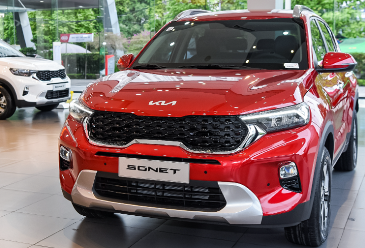 Kia Sonet giảm giá mạnh: Cơ hội nào cho Toyota Raize?