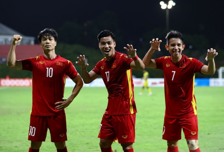 CĐV Đông Nam Á: 'ĐT Việt Nam đã dạy cho Malaysia cách chơi bóng'